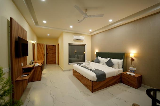 Dn Resort Dharamshala 麦罗肯机 外观 照片